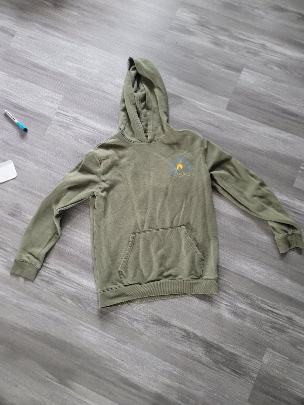 Kids green Cat & Jack hoodie sweatshirt with sun and mountains - size XL (14)